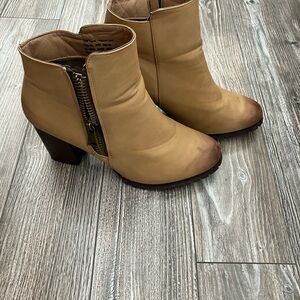 Seven7 Tan Ankle Booties with Side Zip and Stacked Heel